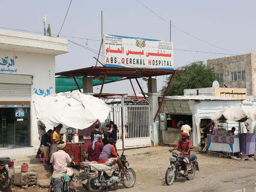 Médecins Sans Frontières’ (MSF) support to Abs Hospital in Hajjah Governorate in Yemen, is one of our biggest humanitarian responses across the globe. 
To facilitate access to healthcare for people affected by war and displacement, we have been supporting the hospital since 2015, gradually raising its capacity from 30 to 288 beds over the years. 
MSF runs over 80 per cent of the hospital departments, including mental health, in addition to providing financial incentives to the Ministry of Health (MoH) staff and supporting the laboratory, pharmacy and logistic activities.