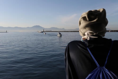 On 27 April 2023, the 75 survivors, including many women and children, have finally touched the ground in Naples. We hope they will receive the assistance and protection they deserve and need.
