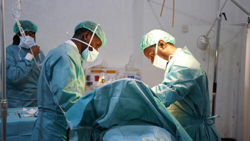Dr. Ali Mohamed and Dr. Abdifatah Mohamed performing caesarean section at Bay Regional Hospital, an MSF supported hospital in Baidoa, Somalia on 9th October 2023.