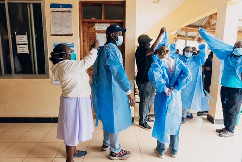 As the epidemic emerged in Kagera, MSF mission officially offered our services and expertise to the MoH on three main pillars of the response:
1.	Health Response Capacity: Deployment of medical teams and logistical resources to support case management, contact tracing, and health facility strengthening. 
2.	Training and Capacity Building: Collaborating with healthcare professionals on infection prevention and control (IPC) measures, as well as the management of patients in critical care. 
3.	Medical Supply :  Providing Personal Protection Equipment (PPE) and other useful medical and non-medical devices. 

Following this, an experienced team in Oubtreak management was invited by the MoH to take part in the assessment of local response capacities that took place in January in Kagera, together with the WHO and other partners.