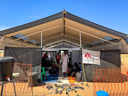 MSF set up a healthcare post in Tawila Umda to stabilise newly arrived people and refer the most serious cases, such as the wounded or those requiring surgery, by ambulance to Tawila Hospital. 
Tawila Umda