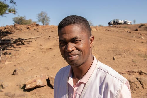 Aina, water and sanitation manager

“In Fenoarivo, we have launched a watertrucking program, the goal is to bring drinking water to villages in difficulty. This is an emergency solution while waiting for a lasting solution. We are also on the construction of nine sustainable structures. Here they are constructions of nozzle wells started at the beginning of June. They will be finished at the end of this month. The goal is for people to consume drinking water, which has not had any external contamination, that is, water without pathogenic organisms. Many people here have parasitic diseases and diarrhea, the goal is to reduce the diseases associated with the consumption of contaminated water and for the populations to be healthy. "
