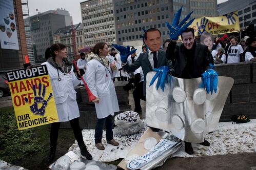 In Brussels, hundreds gather to protest at launch of EU-India Summit on December 12, 2010.<br/>As leaders from India and the European Union meet for a summit in Brussels, MSF ¿ together with AIDS groups protesting in Africa, Asia and Europe ¿ demand the EU stop pursuing measures that undermine IndiaÕs role as producer of affordable life-saving generic medicines. More than 80% of the AIDS medicines used to treat more than five million people across the developing world come from producers in India.