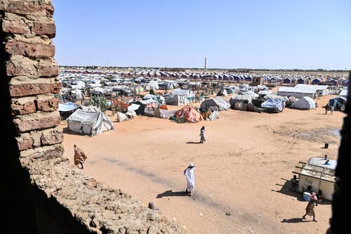 Sudanese displaced persons in the Al- Mina Al Muwahad camp in El-Obeid, Sudan.