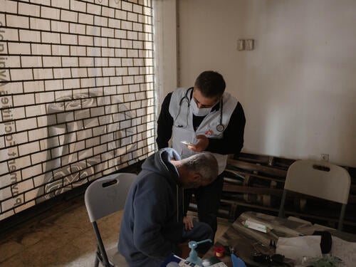 Lebanon, Beirut, 2026. Msf doctors during medical consultation in the Azarieh in central Beirut, where displaced families took shelter in an abandoned building.

With over a million people registered as displaced, Lebanon is facing a deepening humanitarian crisis. Thousands have fled their homes under threat of fire - often with nothing.