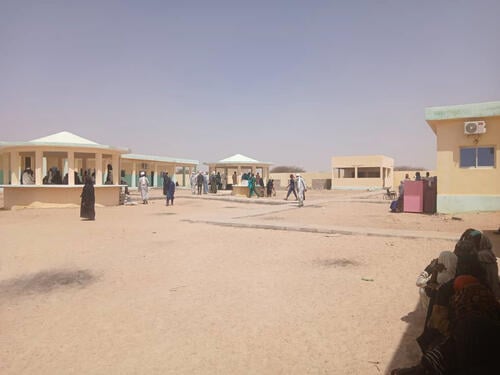 On 21 February, MSF teams and Chadian health authorities closed Mabrouka hospital and transferred activities to a new hospital further away from the border. Since early February, 457 wounded patients, including six children, were treated in both hospitals following the escalation of violence at the Sudanese border.