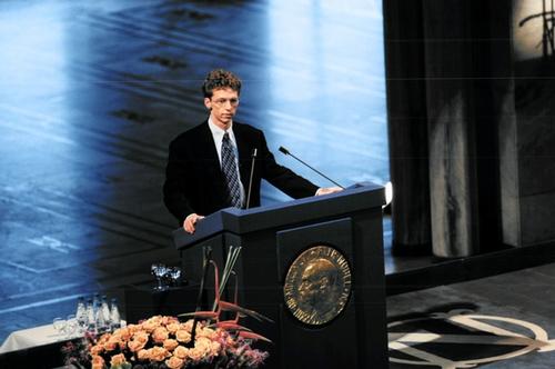 Remise du prix Nobel de la paix pour MSF. Sur la photo James Orbinski